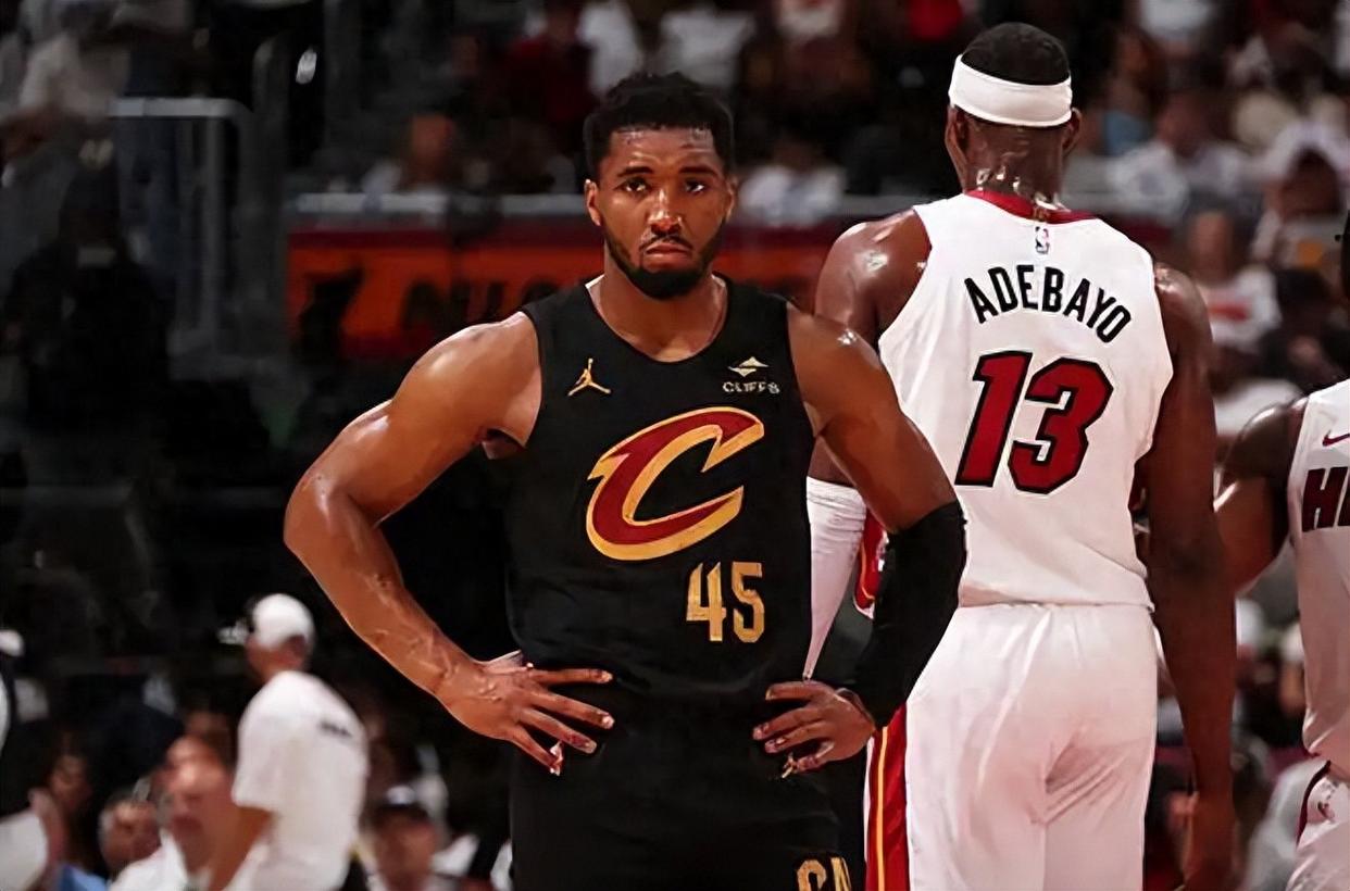 开云官方入口-NBA季后赛冲刺阶段再迎强敌;迈阿密热火手感冰凉;主帅态度:悬念犹存;训练强度明显提升的简单介绍